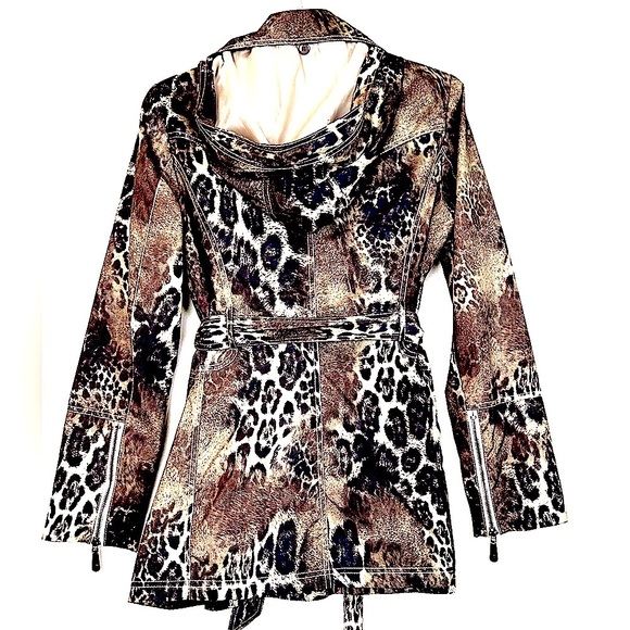 Beautiful Vince Camuto leopard animal Print Hooded trench coat lightweight - Picture 2 of 9